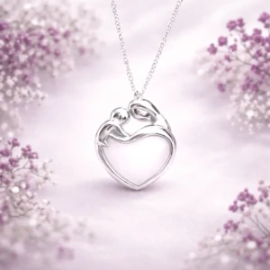 Collier Véritable , le collier en résine de lait maternel blanc nacré sur chaîne, fond blanc